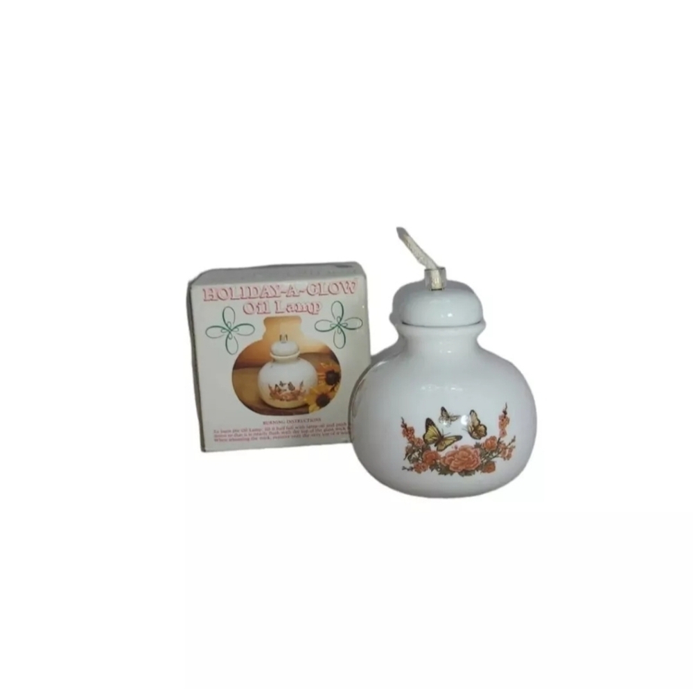 Vintage Giftco "Holiday a Glow" Porcelain Oil Lamp 3¾" H Open Box